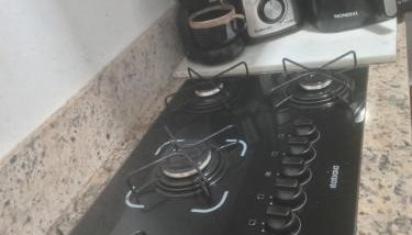 CHALÉ SIMPLES COM WI-FI SPLIT COZINHA COMPLETA SALA QUARTO BANHEIRO A 2 KM DO centro - Foto 5