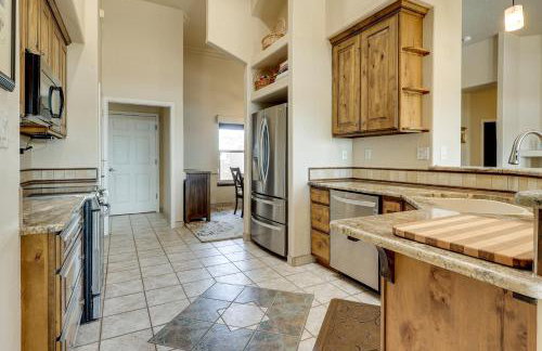 Golf, Hike & Stargaze: Quiet Home in Las Cruces - Photo 8