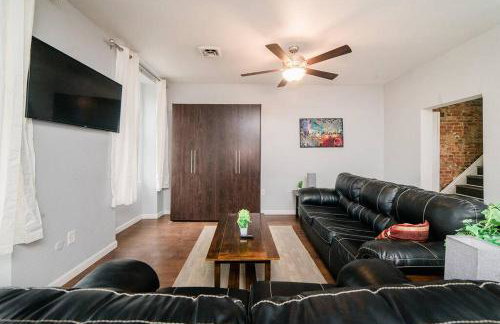 Off-Street Parking - Washer & Dryer - GroupStay - Foto 6