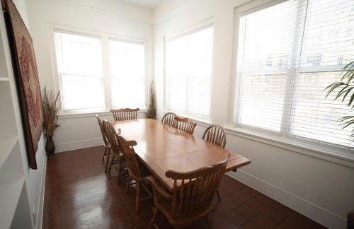 Stone Mansion Sleeps 10-20 Free TV & Parking - Foto 28