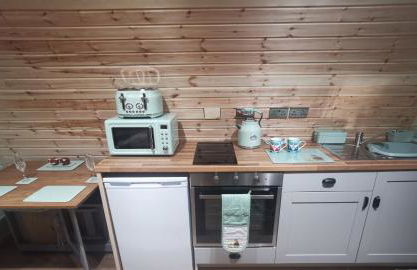 Achmeney Glamping larger than Average pod - Photo 4