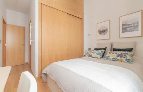 C88 - Deluxe Apartment Downtown with Pool and Parking - Photo 13