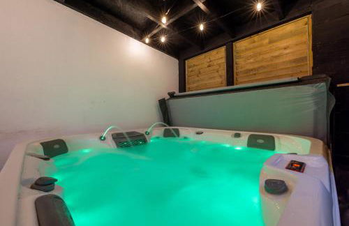 The Secret Garden, Donaghadee - The Hideaway - Stylish 5-Beds, and Lavish 3-Bedrooms - Guests 7 - Super Fast Speed Wi-FI - Foto 31