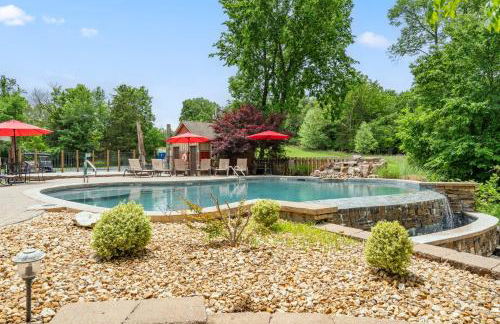 Luxury Lakefront Chalet Resort 2 Pools FREE Amenities Dock Kayaks Waterslide - Foto 62