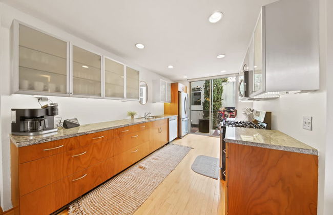 New York Style Penthouse in the Heart of the City - Photo 26