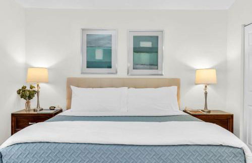 Luxurious Golf Retreat Villa in PGA National! - Photo 8