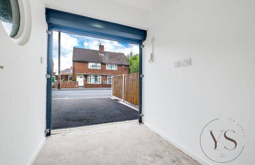 Modern 3BR Home in 9 Anson Rd Near Sandwell Hospital with Garden and Free Parking - Foto 67