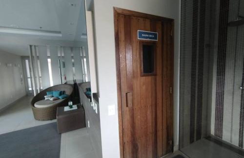 Apto na Barra da Tijuca próximo a praia - Foto 10