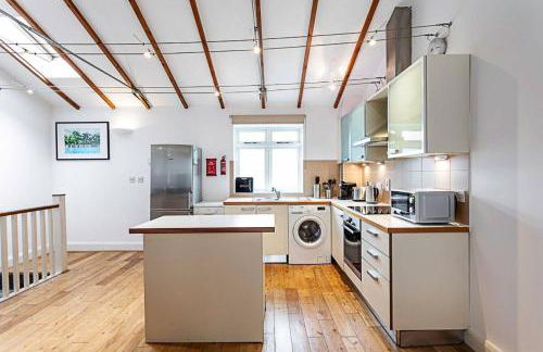 2BR, Gated parking, 50" TV, Nespresso machine - Foto 6