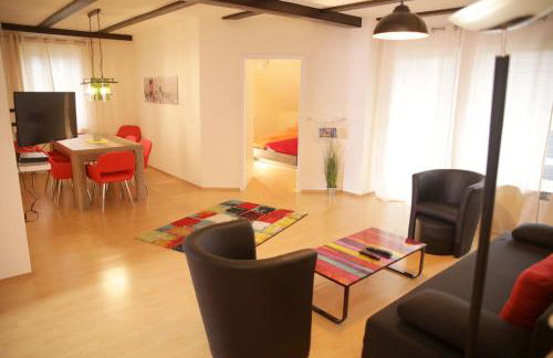 Art City-Studios Kassel 4 und 8, groß, modern, citynah, je 3 Schlafzimmer, kostenfreie Parkplätze, Süd-Balkons, ruhig, Herkulesblick - Foto 1