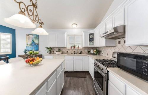 Farmington Gem, fenced yard, sleeps 6 - Foto 6