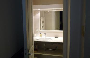 Appartement Avignon centre intra muros Cour extérieure Parking privé gratuit - Foto 15