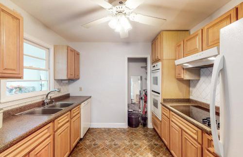 Steps to Chesapeake Bay! Callaway Drive Retreat - Foto 10