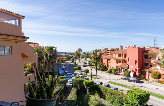 Modern Marbella Getaway - Photo 19