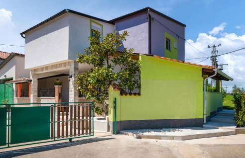 Three-Bedroom Holiday Home 0 In Zminj - Photo 11