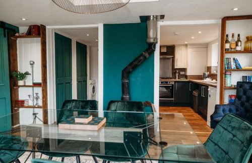 Heron's Perch- A pond-side retreat with cinema room - Photo 64