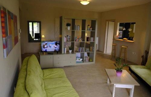 Apartment with garden in Thessaloniki. - Photo 2