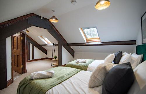 Madison House - Converted Church 5 Bed Pontypool - Photo 9