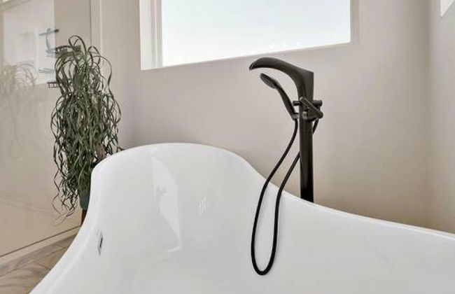 New Luxury Texas Farmhouse - Photo 23