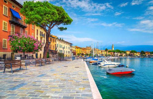 Angela -Terrace & beautiful View lake - Happy Rentals - Foto 25