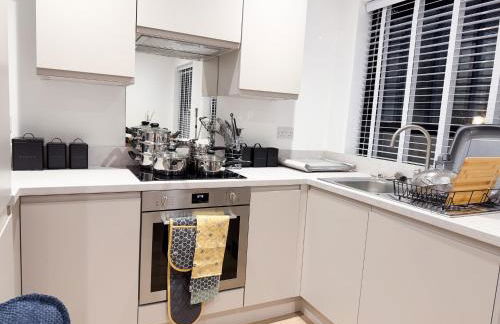 Spacious Modern 1 Bed Apartments in St Neots - Perfect for Contractors & Professionals - Free Parking - WiFi - Fully Equipped Kitchen - Smart TV Ideal for Work Stays and Long Projects - Foto 45