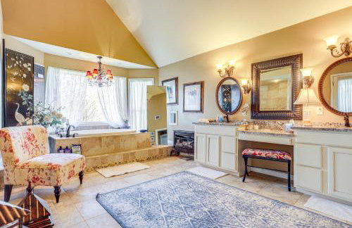 Large Deck: Luxe 6-Acre Retreat in Dahlonega! - Photo 15