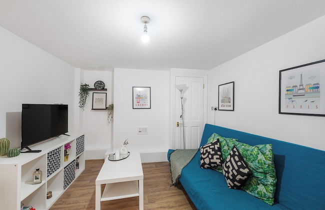 2 Bedroom W/ensuites-sleeps 6, 20min to Citycentre - Photo 19