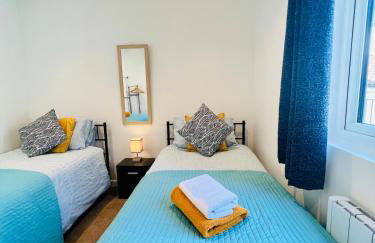 Stylish 3 Bed Apt Sea Views Near the Beach 2B - Foto 57