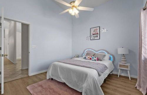 Vegas Retreats Pool, Arcade, Fun, 10min from Airport and the Strip - Foto 18