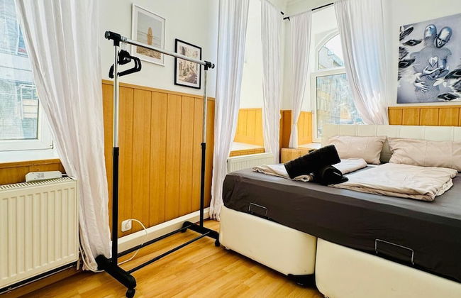 10 Economy Rooms-Shared Bath & Kitchen - Photo 6