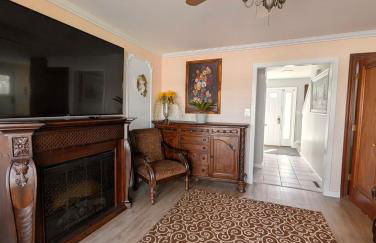 Home in Mount Pocono - Sauna & Lakefront - Foto 34