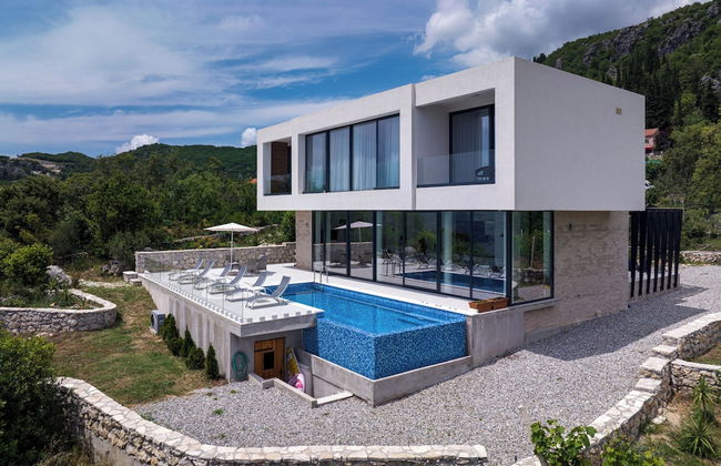 Pool Villa Luxoria Trebesin - Foto 1