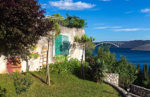 Captain's Apartment with Sea View - Photo 3