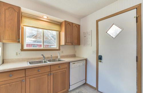 Lakefront Pelican Rapids Cabin with Boat Dock! - Foto 8