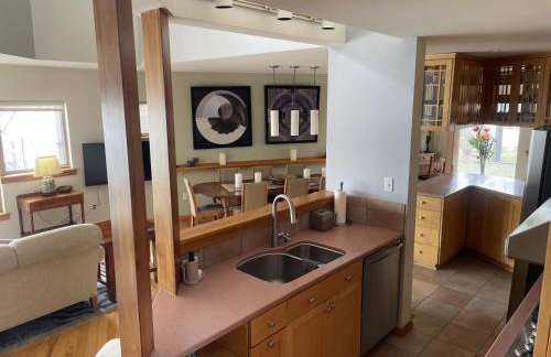 Risingwater Newly Listed Stunning Home with 150-Foot Beachfront in the Finger Lakes - Foto 16