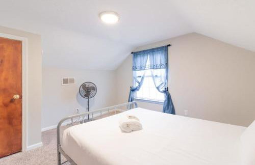 Wrap-Around Porch Uptown Stay-Pets Welcome! - Foto 31