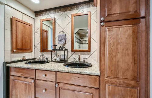 Pet Friendly Townhome WIth A Fireplace And A King Bed In Littleton - Foto 16