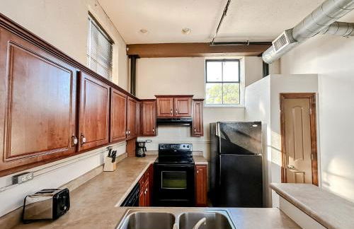 Sleepover 2BD 1BA Condos Downtown Springfield - Foto 48