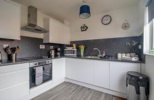 Spacious 2-Bed City Home Free Parking & Stadiums - Foto 54