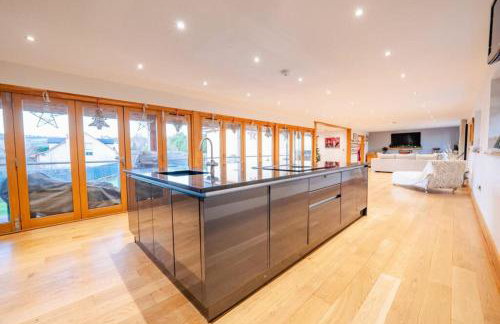 Highview House, Llandevaud - Foto 20