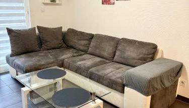 LeT2 Appartement Moderne avec Terrasse et Parking - Foto 5