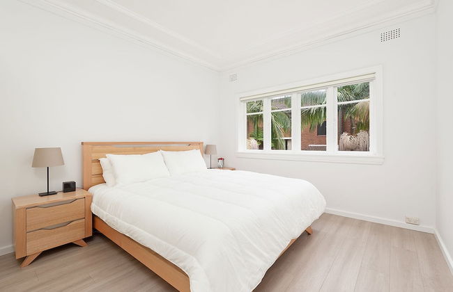 Newly Renovated Apt Close to CBD Unit 1 - Photo 9