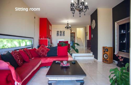 Helmata Villa with privecy - Photo 13