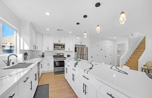 FUN Retro Arcade Villa - Pool&Spa, Arcades, Billiards,BBQ Gazebo Lounge, 10 Mins Strip - Photo 13