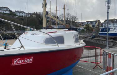 Sunflower Apartment, Family accommodation Near Tenby in Pembrokeshire - Photo 17