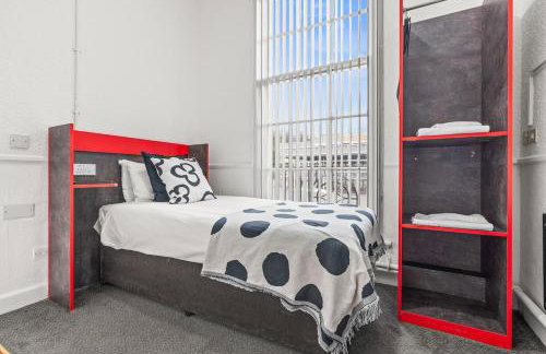 Private Studio in Dudley,Kitchen&Bathroom,Sleeps 1 - Photo 1