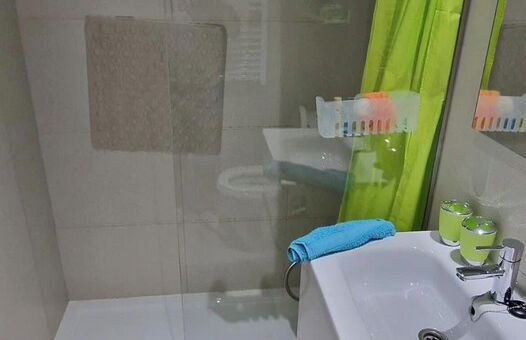 Stylish 2-bed Apartment Overlooking the Fairways - Foto 11