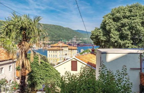 Amazing Apartment In Bakar With Kitchen - Photo 6