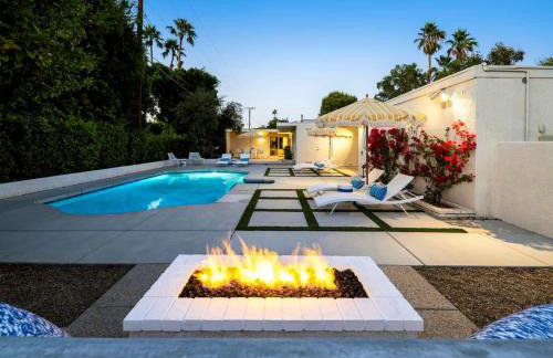 Monterey Manor Interior Designed Home Plus Pool - Photo 2
