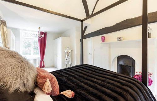 Dorney Windsor Legoland 5 Star Stay for upto 14 guests - Photo 49